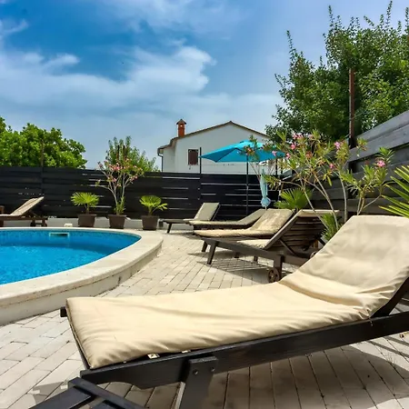 Betiga Guest house Mednjan