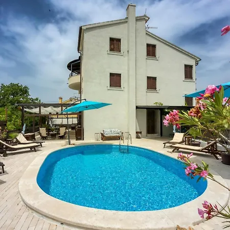 Guest house Betiga 3*